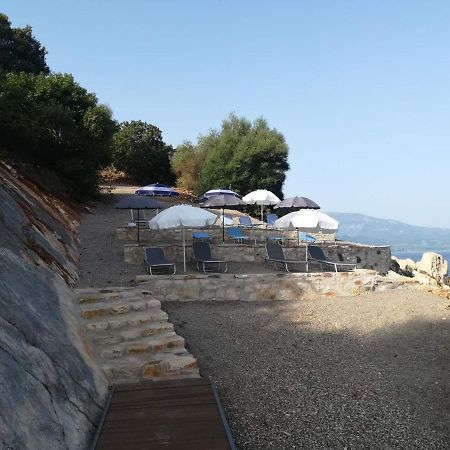 Aqua Terra Villa Spárton Buitenkant foto