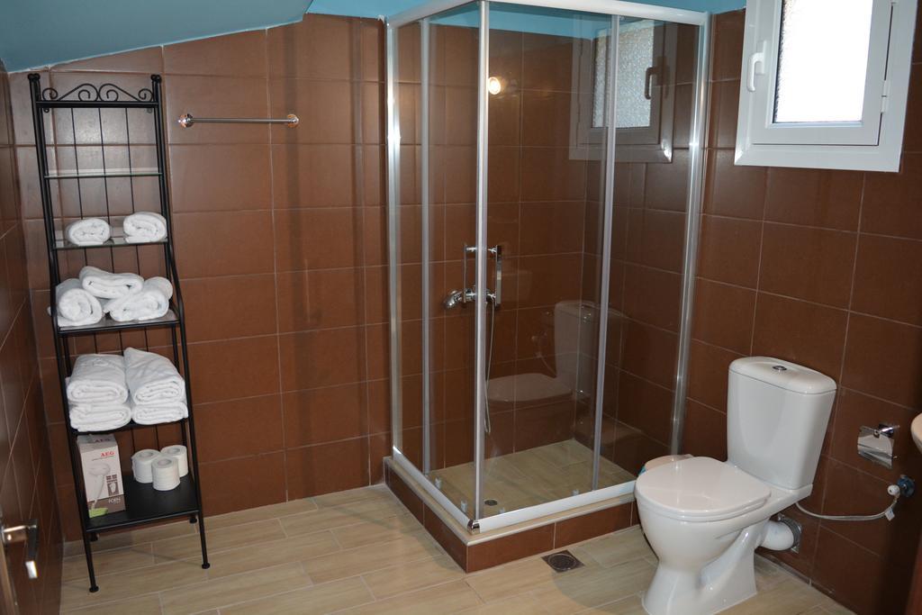 Aqua Terra Villa Spárton Buitenkant foto
